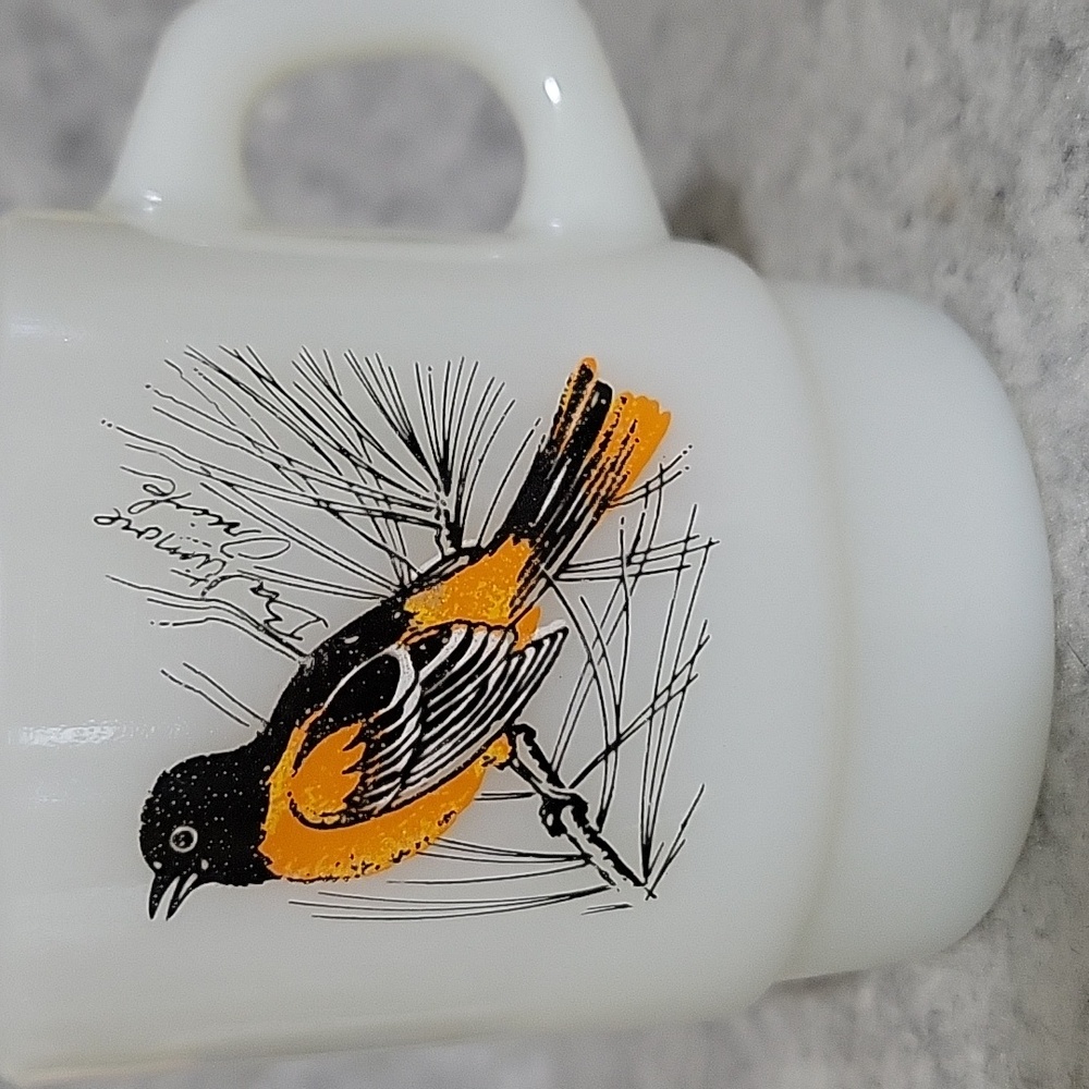 Anchor Hocking / Fire King Chickadee Design Milk Glass Mug EUC - Picture 2 of 5